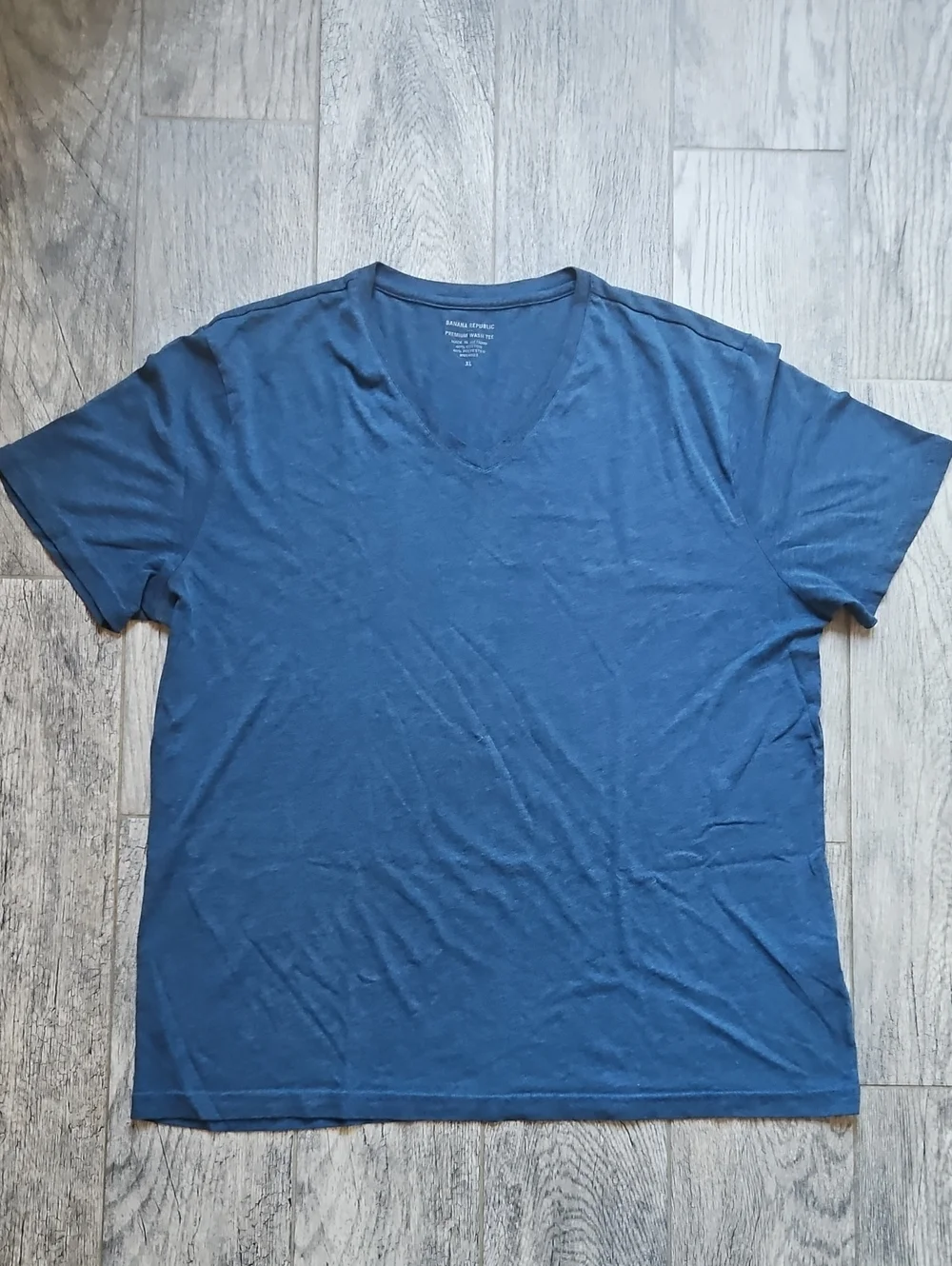 Banana Republic Men's V-Neck T-Shirt in Slate Blue